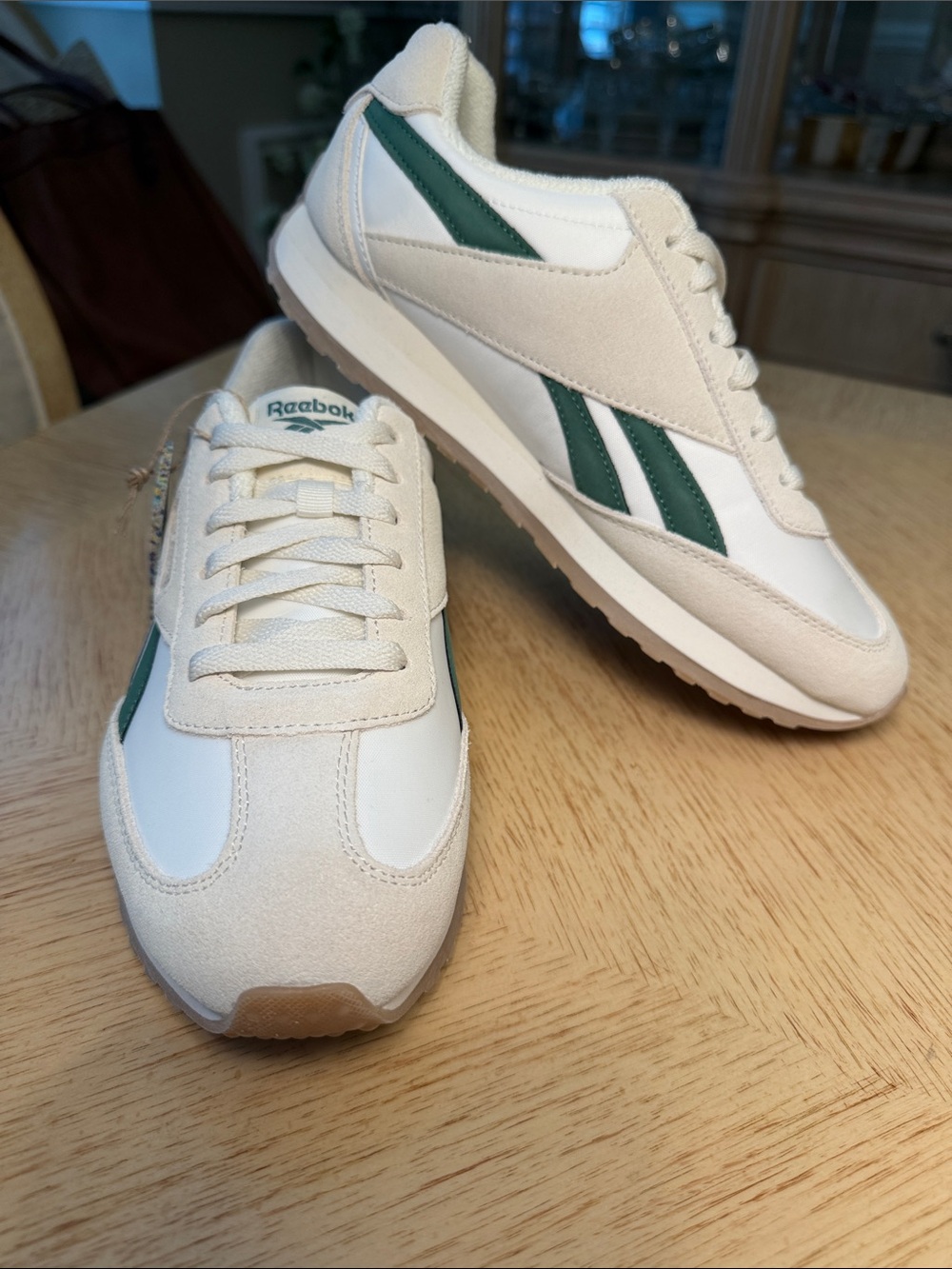Reebok Cream & Green Retro Low-Top Sneakers (9) NWT